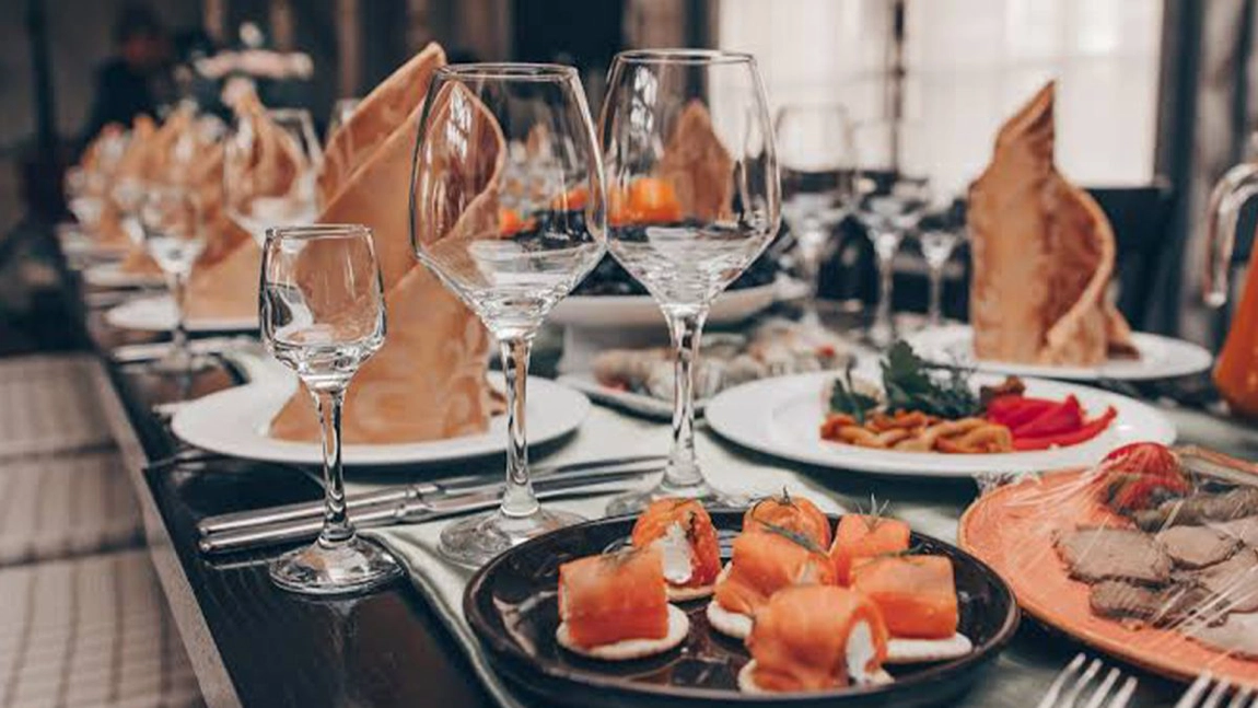 Un restaurant celebru din Iași funcționează ilegal! Clienții își riscă sănătatea zilnic în localul deținut de un cetățean iordanian