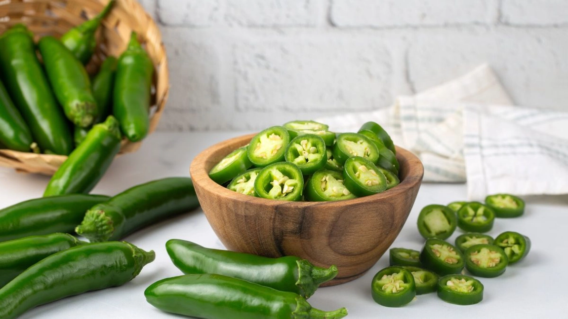 Ardeiul Jalapeno – Cum se consumă și ce beneficii interesante are pentru sănătate?