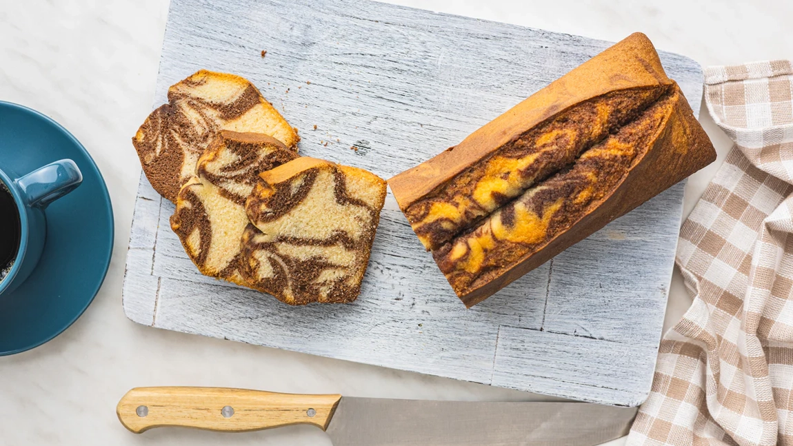 Chec cu 8 ouă și 8 linguri de ulei - Rețetă simplă și pufoasă