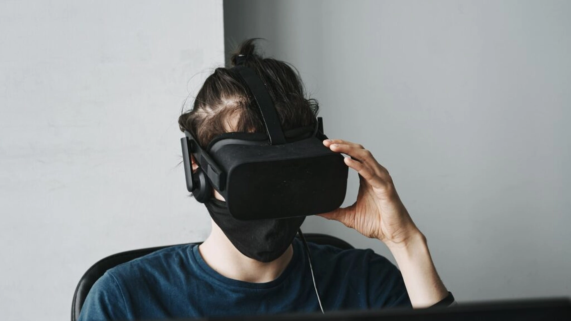 Școlile din Delta Dunării primesc tehnologie de ultimă generație. Elevii învață cu ochelari VR și table interactive