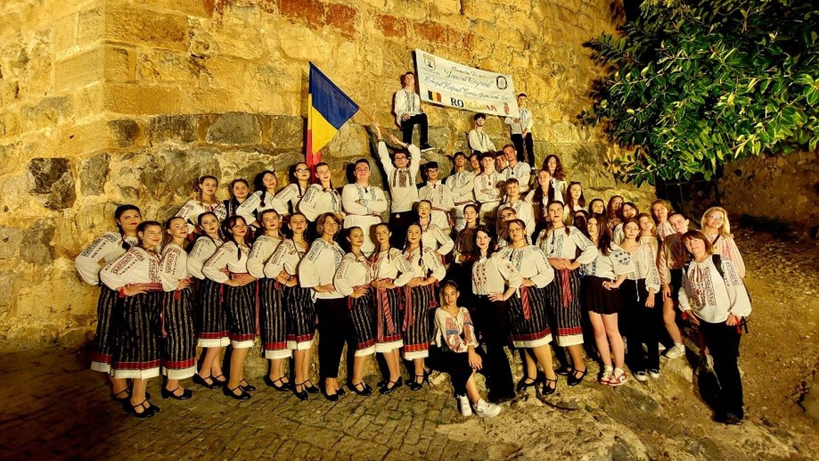 Elevii români, ambasadori ai folclorului românesc la “9th International Folk Dance and Music Festival”, Alanya-Antalya, Turcia