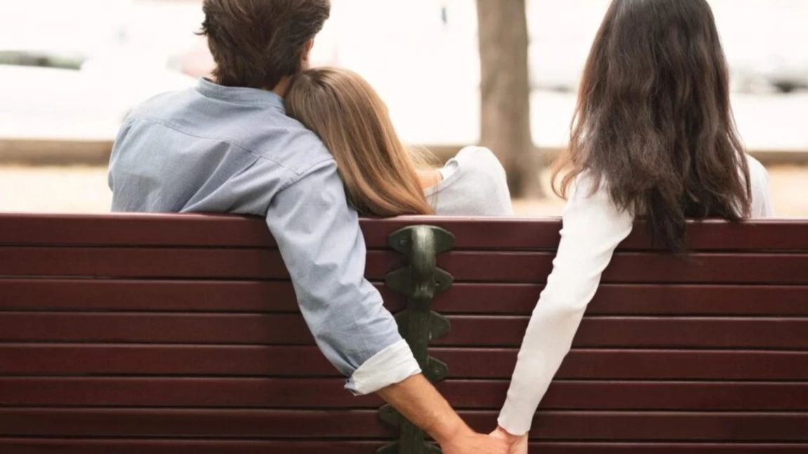 O femeie trădată și-a expus soțul infidel în ziua divorțului. Cum s-a răzbunat pe bărbatul ei