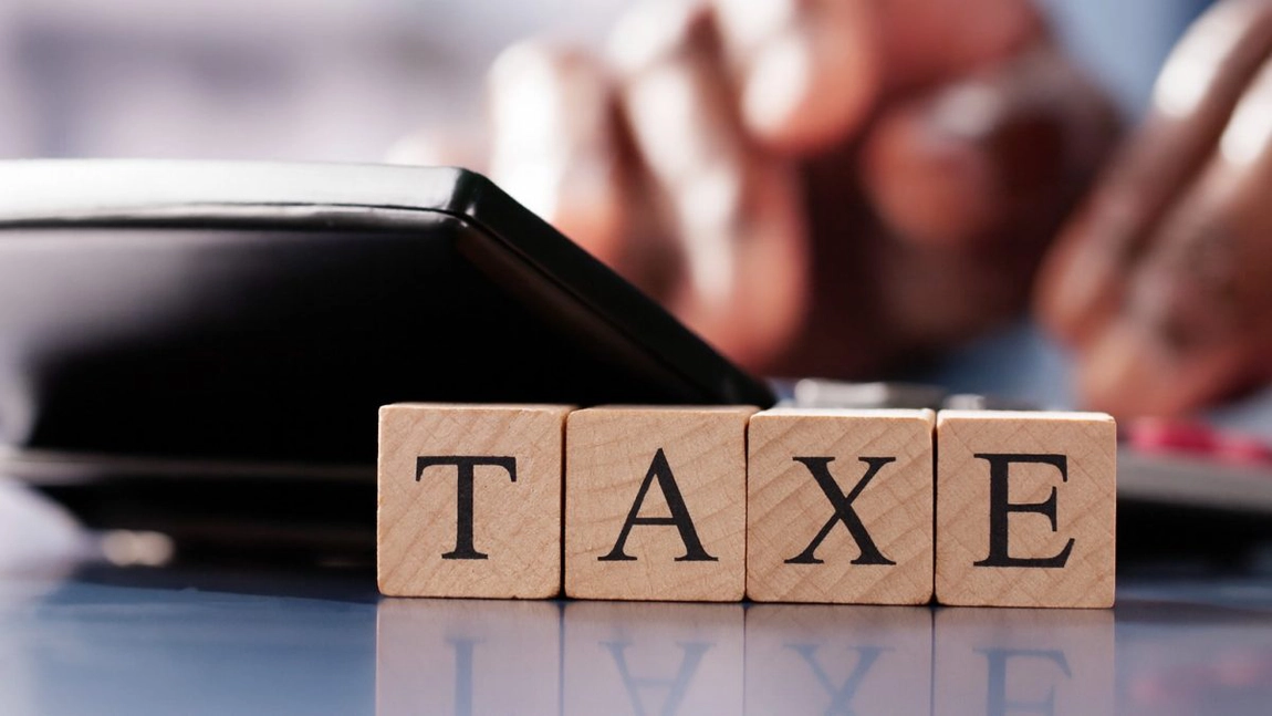 Guvernul dă explicații! De ce au crescut taxele atât de mult