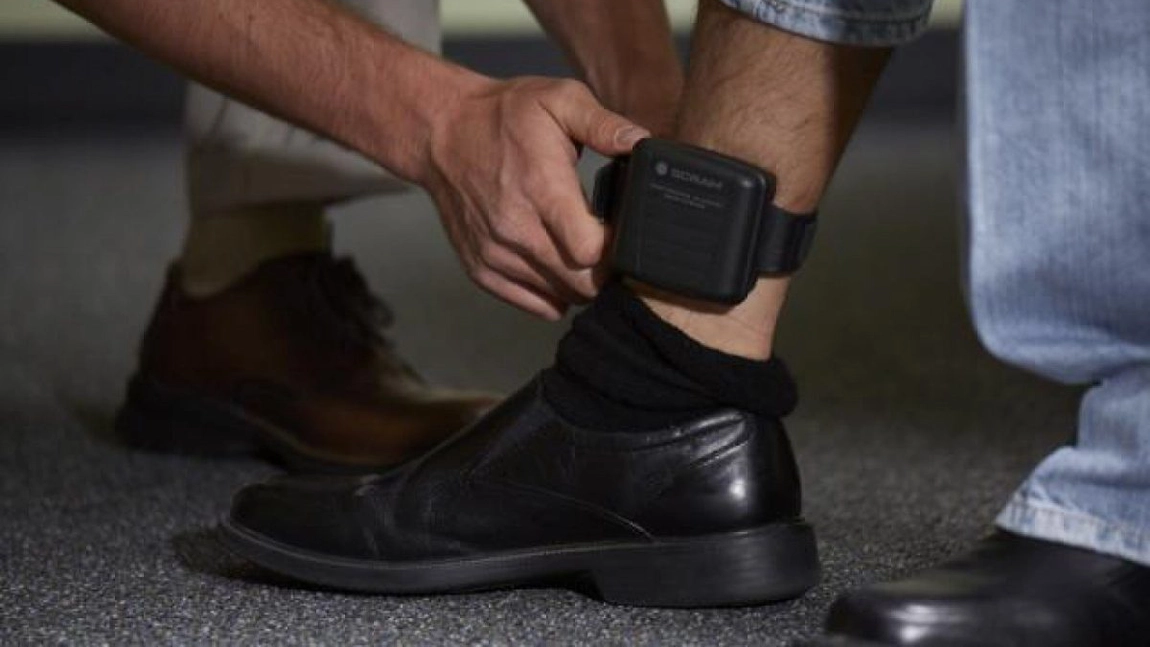 O ieșeancă de 72 de ani a scăpat de stres de sărbători, după ce fiul ei a fost arestat. Individul a încălcat de două ori ordinul de protecție