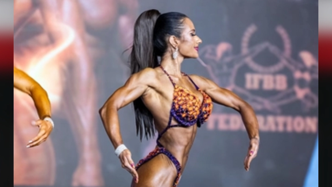 Această tânără de 21 de ani din Iași nu a făcut sport niciodată, însă, în doar un an, și-a transformat corpul într-un mod incredibil! Cum arată acum Iulia Bălașa, după antrenamentele solicitante