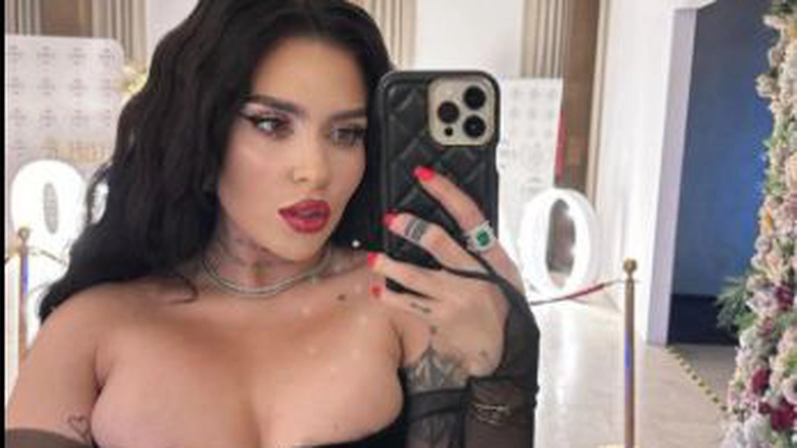 Imagini din casa Oanei Radu, decorată de Crăciun: Decizie extravagantă a vedetei! - GALERIE FOTO