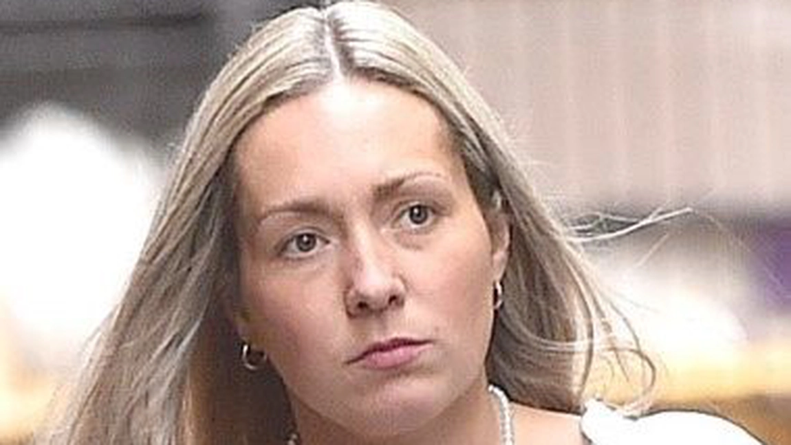 O profesoară este condamnată la închisoare după ce a întreținut relații intime cu doi elevi! Cu unul din ei a rămas însărcinată! - VIDEO