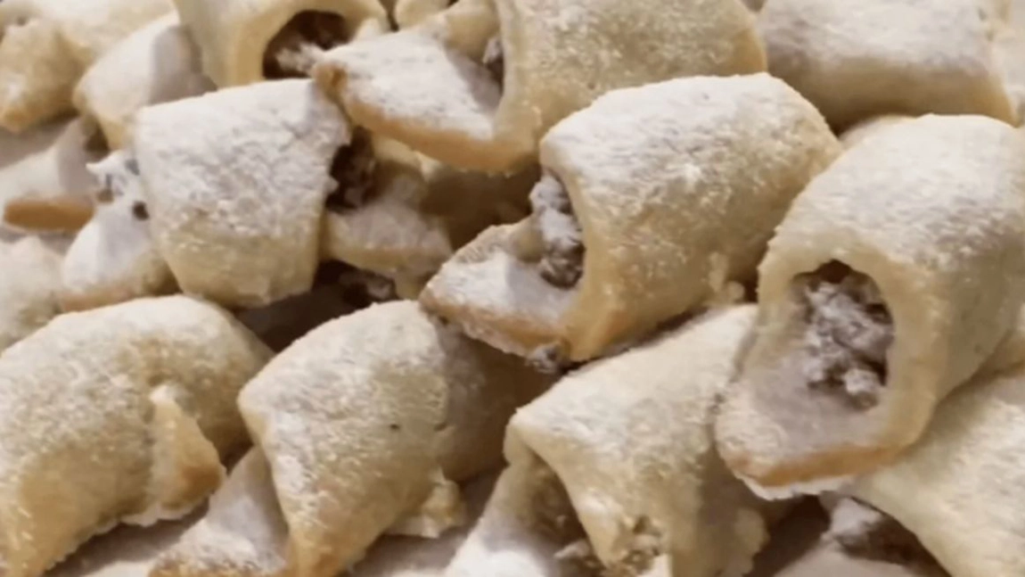 Rețeta specială de cornulețe fragede de Crăciun: Nici bunica nu le face atât de bune!