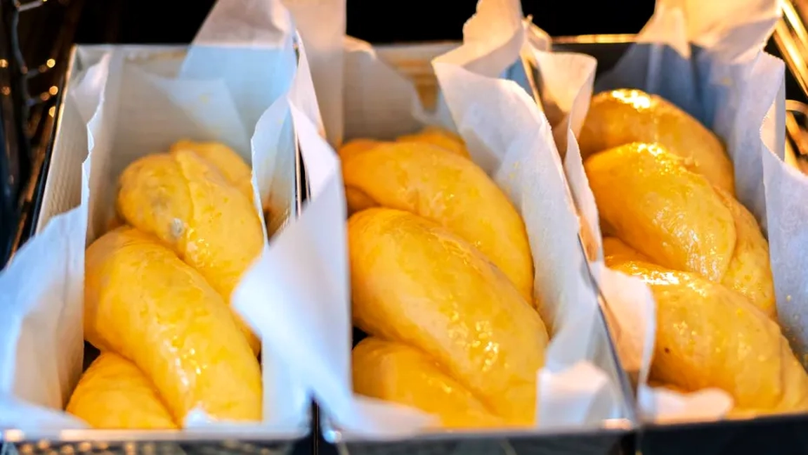 Rețeta Ginei Bradea pentru cozonac pufos cu 10 gălbenușuri. Trucul care îl menține fraged