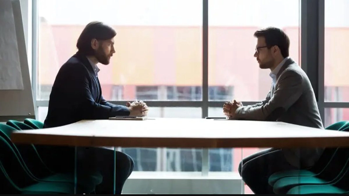 Afaceriștii mici și mijlocii din Iași trag obloanele. Unii au pierdut toți banii câștigați în străinătate și investiți în țară. „Ultimii doi ani m-au pus la pământ. Îmi iau familia și am plecat”