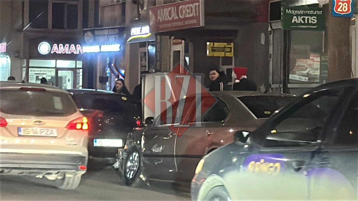 Accident rutier în municipiul Iași! Două autoturisme au intrat în coliziune