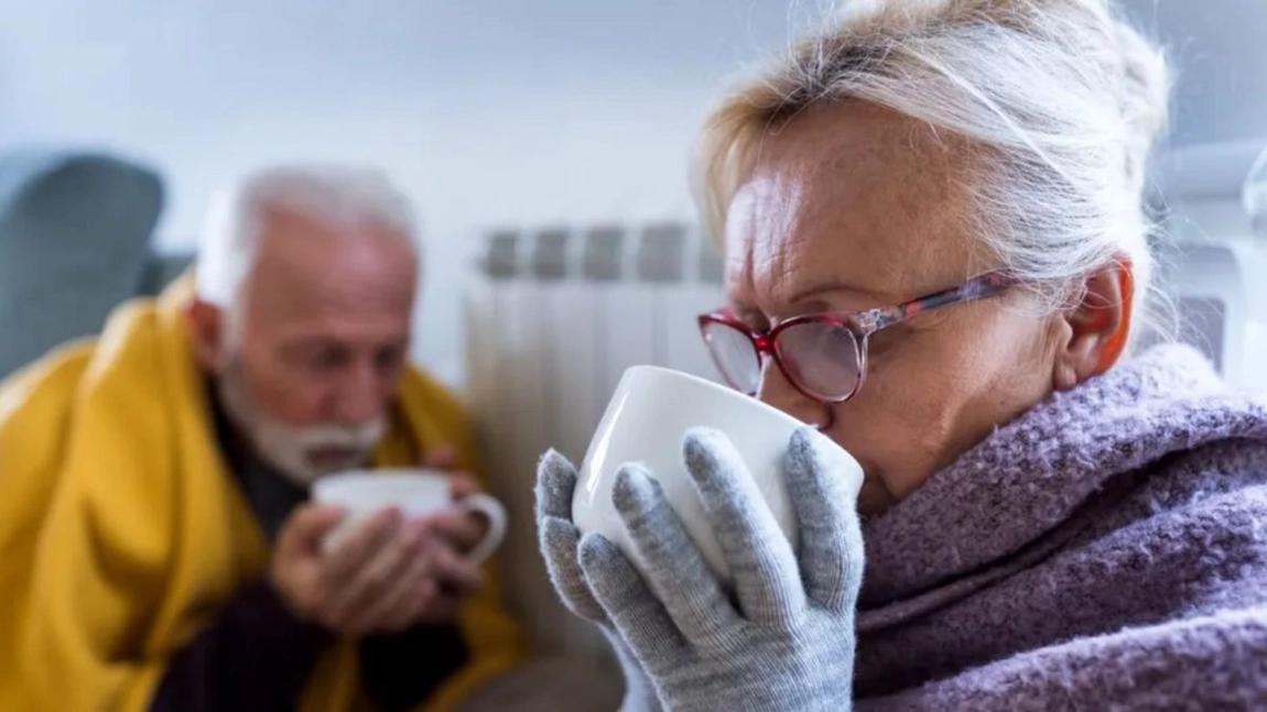 Ajutor de peste 1.000 de lei de la stat pentru pensionari. Cum poți primi bani pentru plata facturilor la energie și încălzire