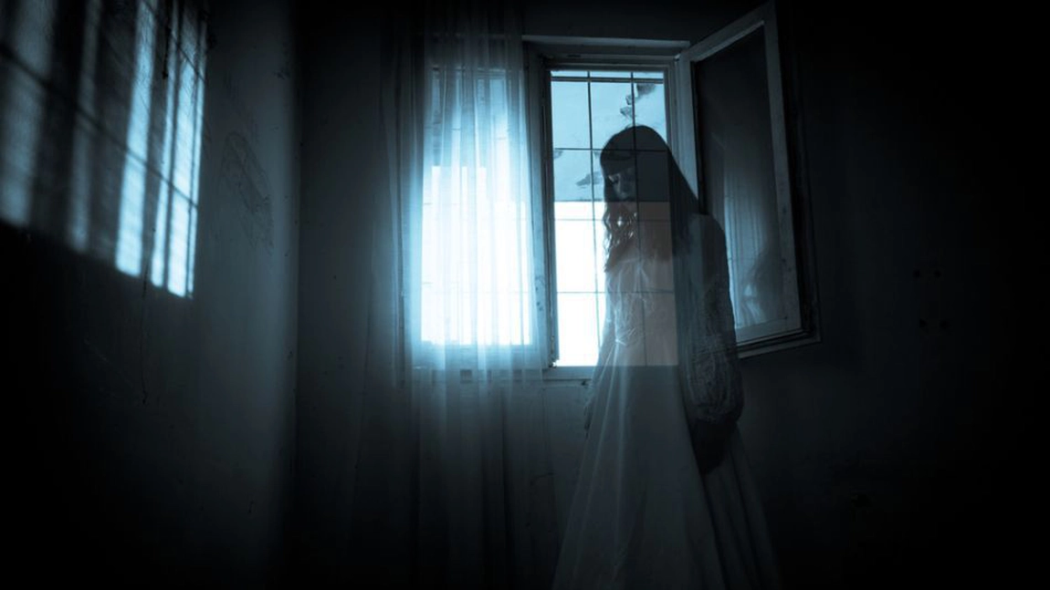 Vrei să știi de ce apar halucinațiile la bătrâni? Află cum le poți gestiona și cum îi ajuți pe cei vârstnici!