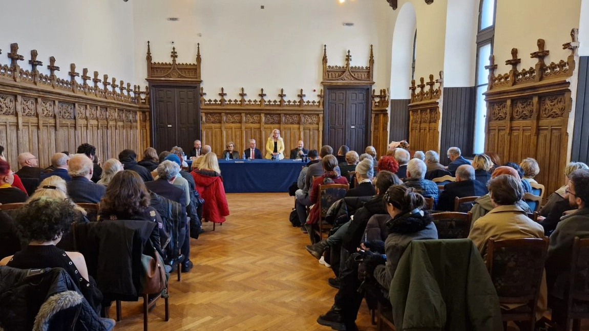 „Originea Vieții” prezentată la Iași! Nicolae Hurduc a lansat o carte despre începuturile vieții și știință modernă