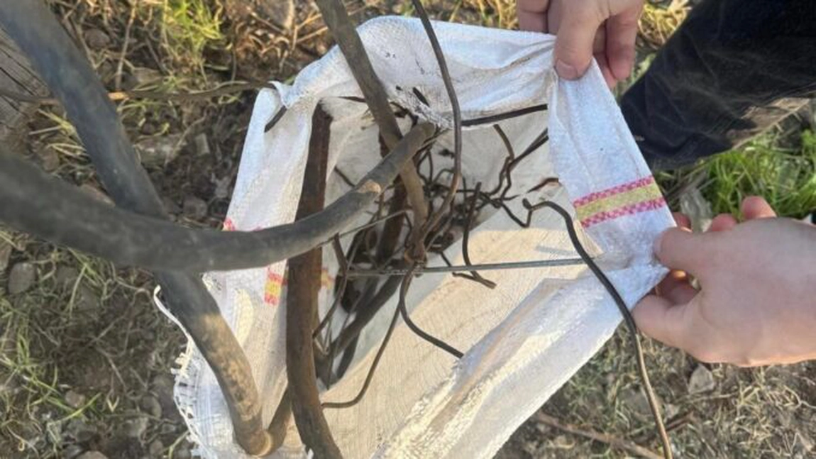 Furt pe calea ferată din Brașov. Cinci tineri prinși în flagrant cu 85 de metri de cabluri