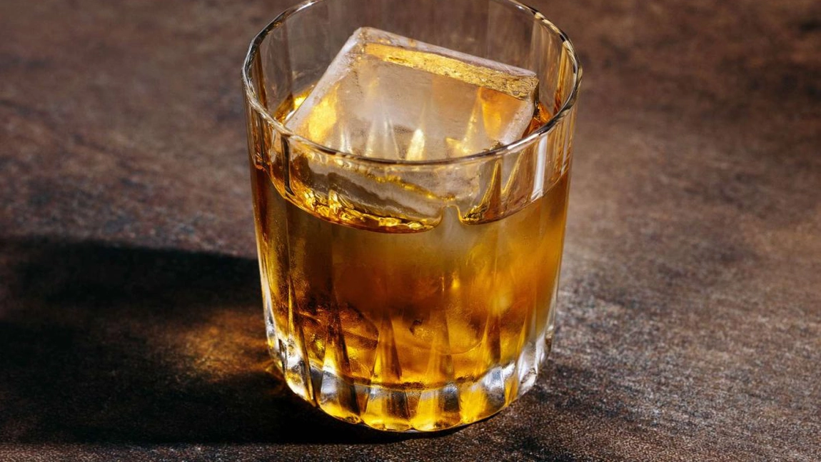 Cocktailul Godfather – Rețetă clasică și trucuri utile pentru o băutură simplă și elegantă