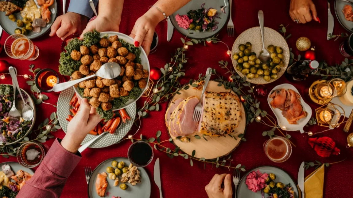 Atenție la ce mâncați de Crăciun! Alimentele care îți pun inima în pericol