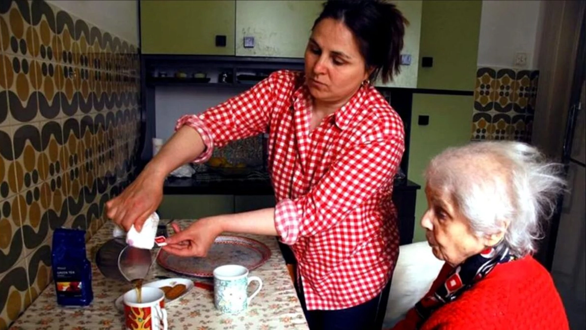 Ce pensie primește o badantă româncă, după doar 10 ani de muncă în Italia. Suma este mai mică decât în România