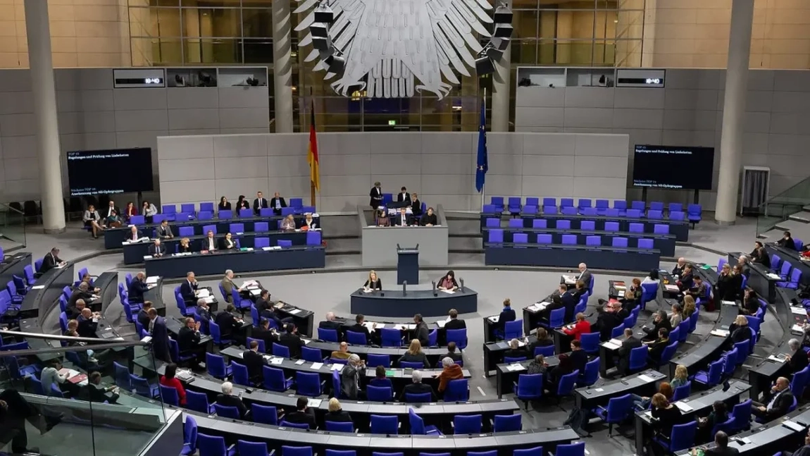 Germania simplifică achizițiile de arme. Parlamentul votează reguli rapide pentru înarmare