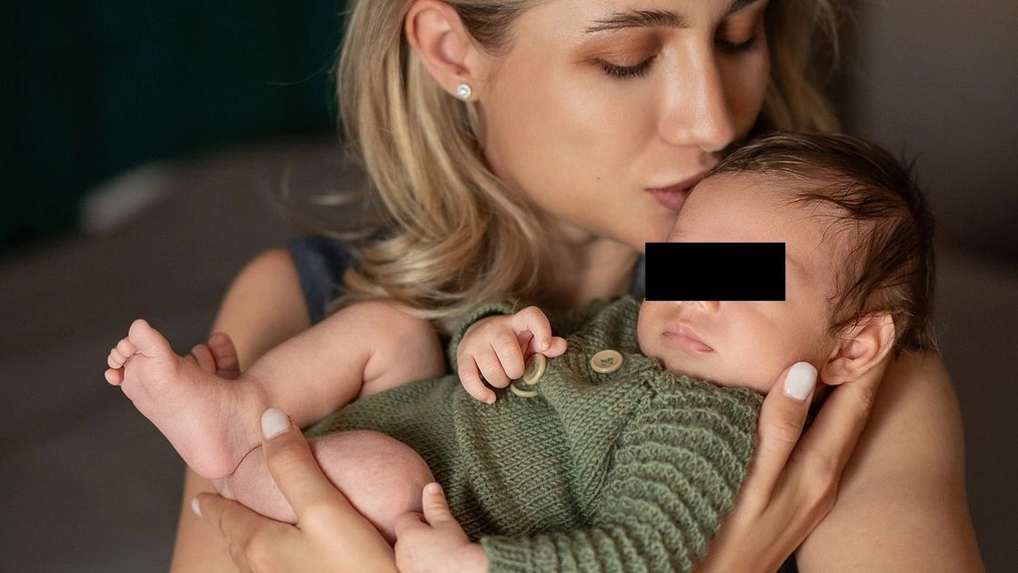 Claudia Puican, primele provocări ca mamă. Problemele cu care se confruntă fiul artistei în primele luni