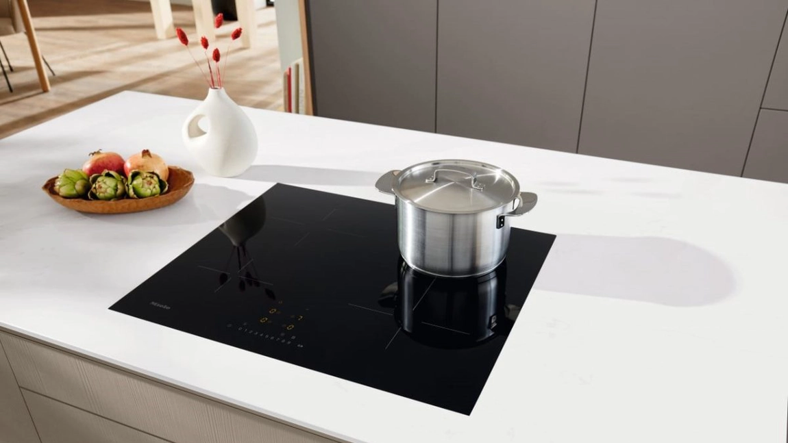 Ce consum are o plită cu inducție? Iată ce trebuie să știi înainte să o achiziționezi