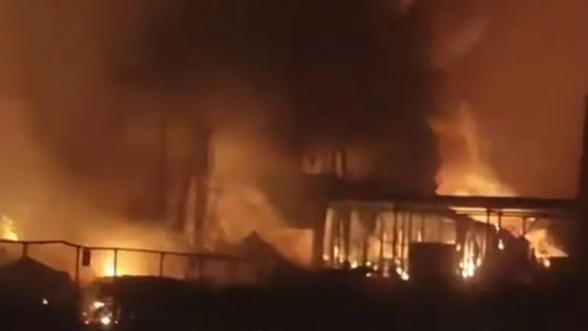 Explozie și incendiu devastator la o fabrică de biscuiți din Grecia! Cinci angajate date dispărute