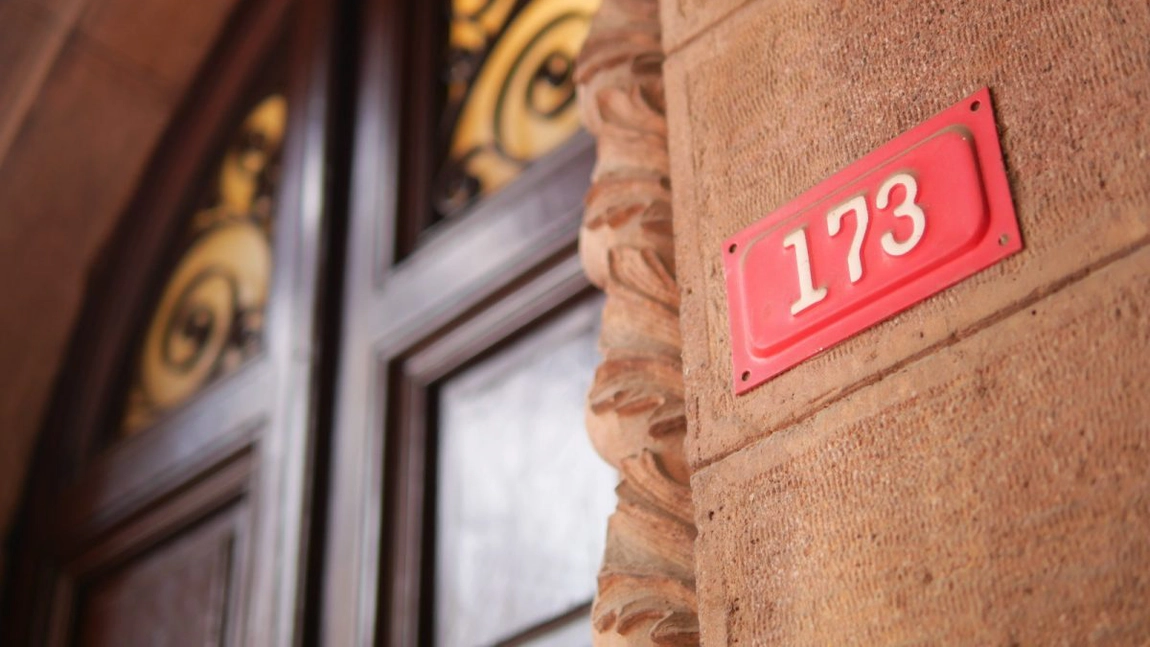 Decizie dură într-un oraș din România: amenzi uriașe pentru lipsa numărului de casă