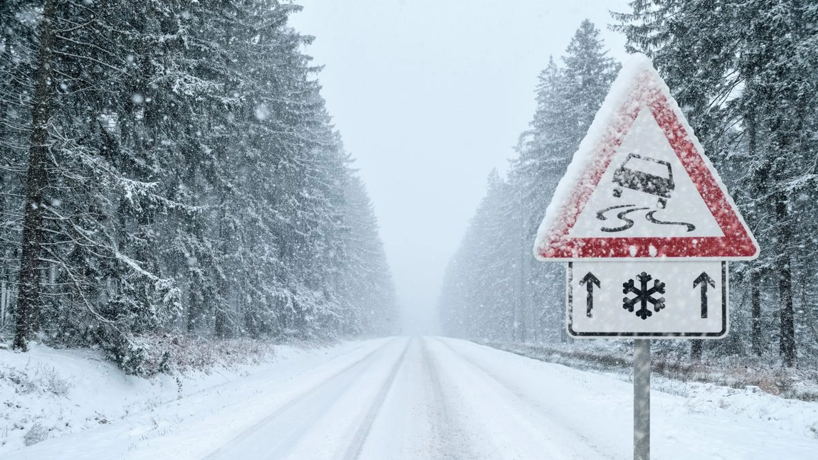 Frig extrem și zăpadă în România, la început de februarie! Vortexul polar aduce ger de -20°C