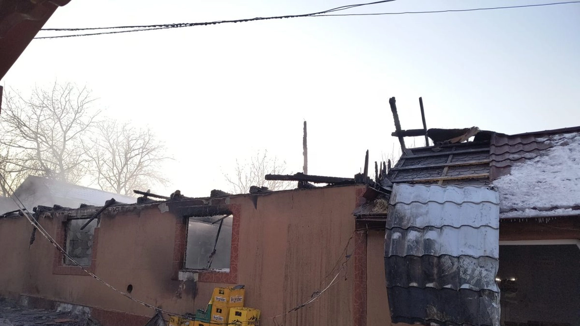Incendiu în comuna Ciurea. Două locuințe au fost cuprinse de flăcări