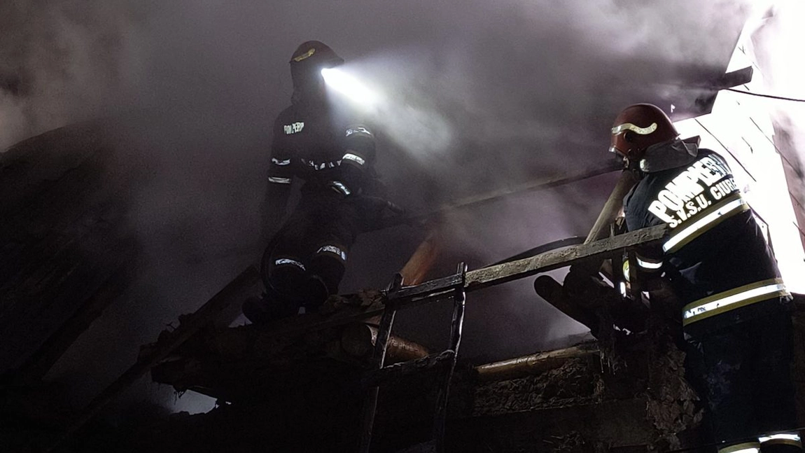 Incendiu în comuna Ciurea! Flăcările au cuprins o casă