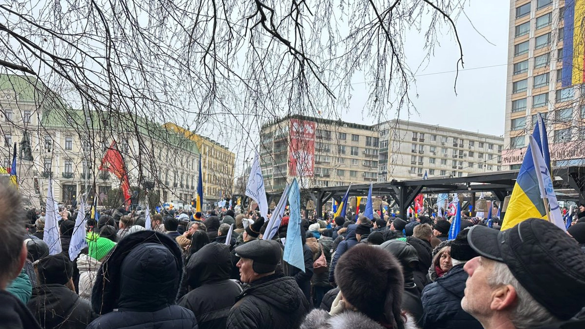 Președintele României, huiduit de mii de oameni în timpul vizitei la Iași de Ziua Unirii Principatelor Române