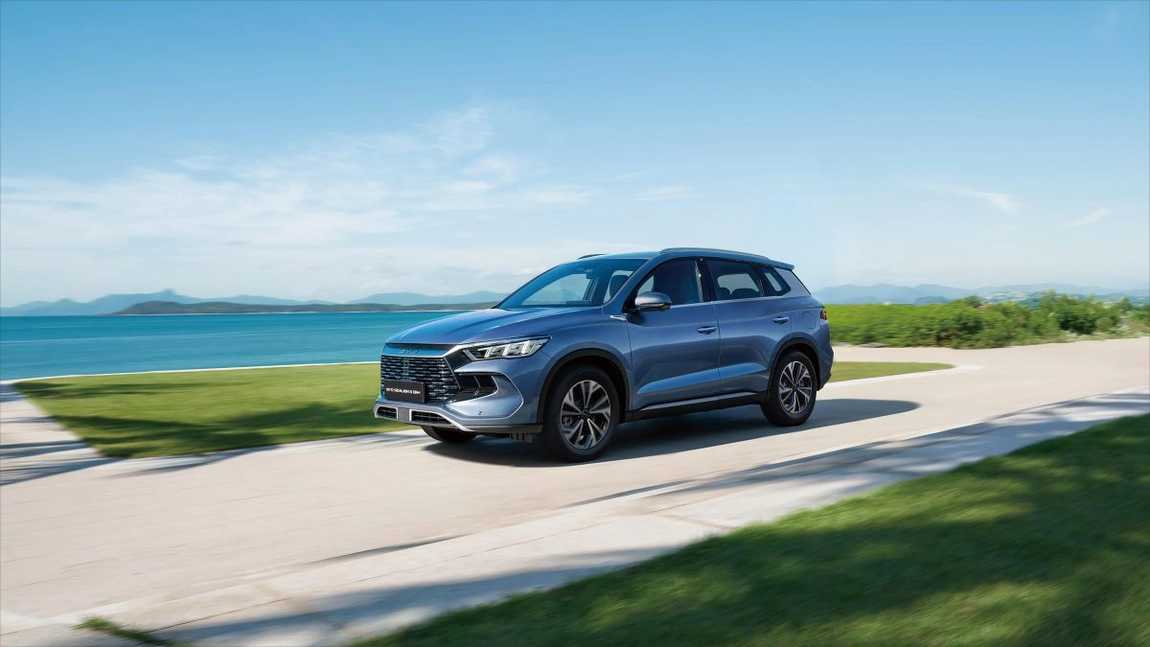BYD lansează SEALION 5 DM-i, SUV-ul de familie cu flexibilitate Super Hybrid pentru viața de zi cu zi