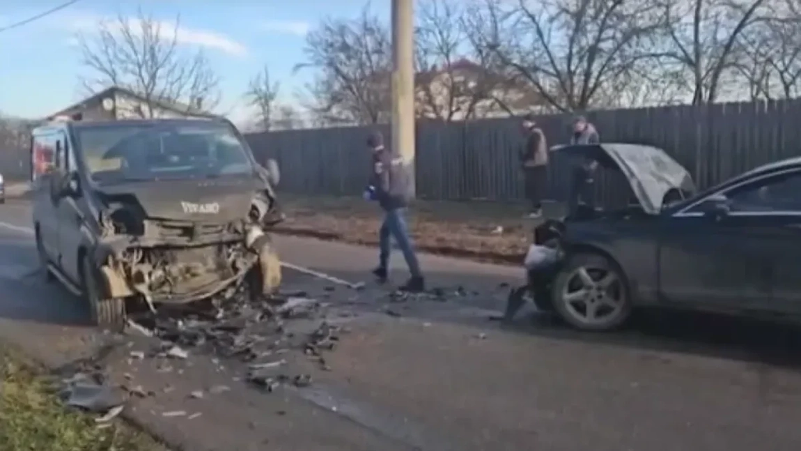 Accident la Siliștea Snagovului: un polițist rănit după ce a fost lovit pe contrasens