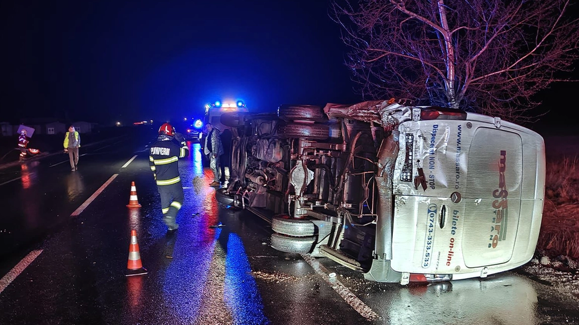 Accident rutier cu două mașini, un microbuz și nouă persoane, la Lețcani! Unul dintre șoferi era băut și avea numerele unui alt autoturism - UPDATE