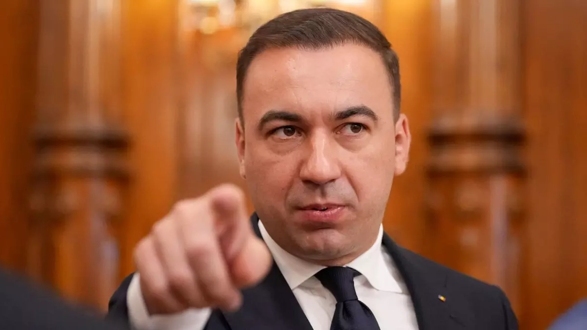 De la jocurile de noroc la rafinărie: Bogdan Ivan vrea un fost șef și un fost senator PSD la Rompetrol