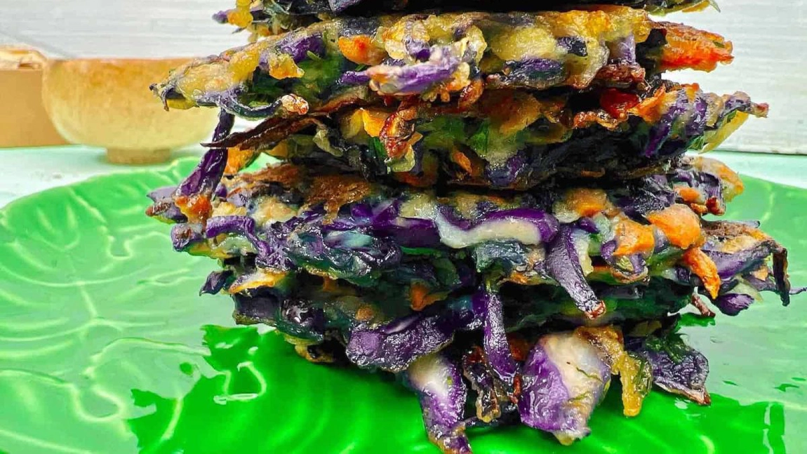 Chiftele din varză roșie. O rețetă simplă care schimbă felul în care privești legumele