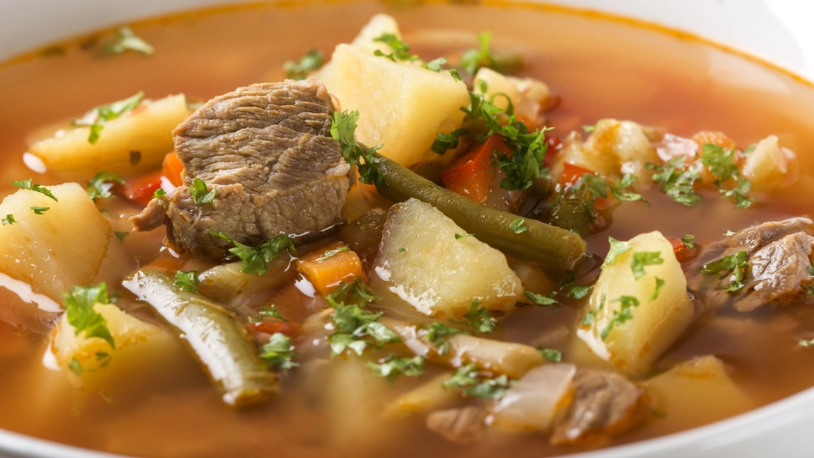 Ciorbă de văcuță țărănească – Rețetă tradițională, simplă și delicioasă