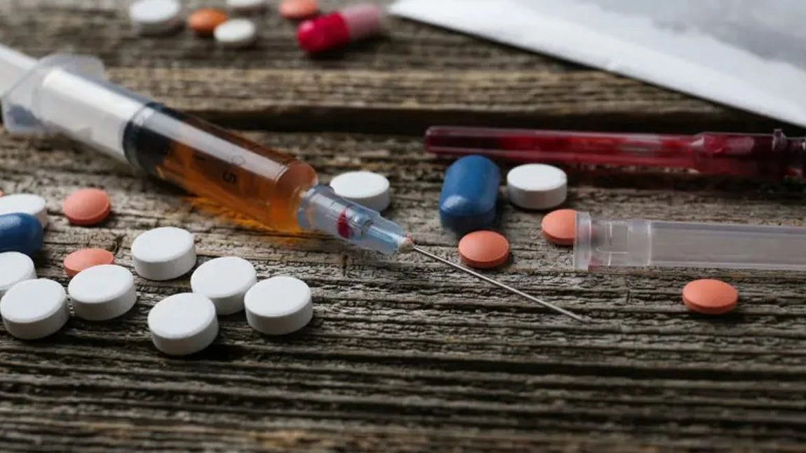 Dănuț Petreanu își acuză vechiul prieten, pe David Dumitrașcu, că i-a vândut droguri. Substanțele interzise i-au făcut dușmani