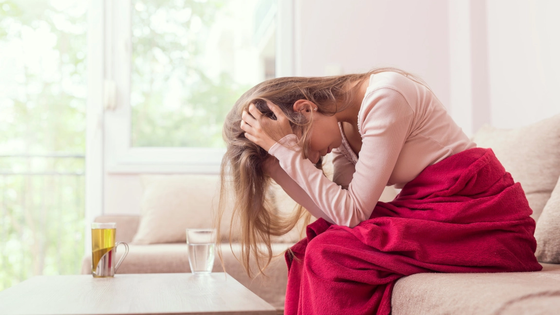 Ce boli grave pot ascunde durerile de cap insuportabile? Iată care sunt simptomele la care trebuie să fii atent!