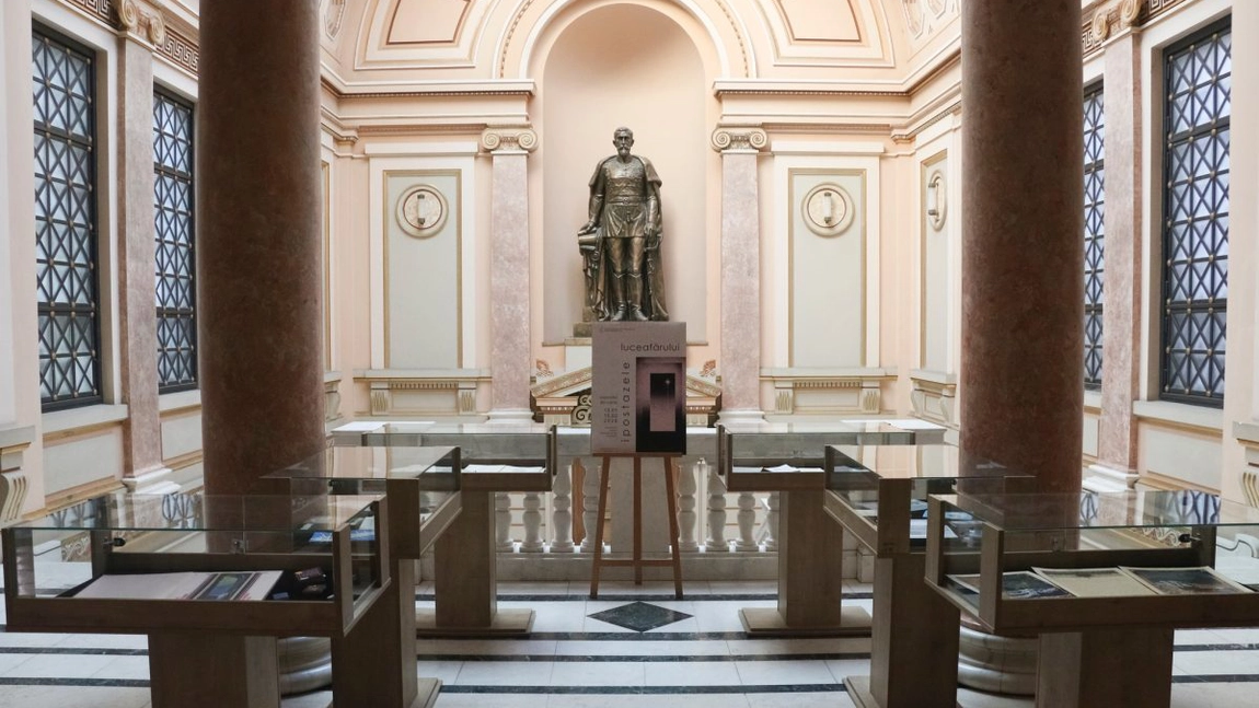 Iașul celebrează 176 de ani de la nașterea lui Mihai Eminescu. Expoziția „Ipostazele Luceafărului”, deschisă la BCU până pe 15 februarie