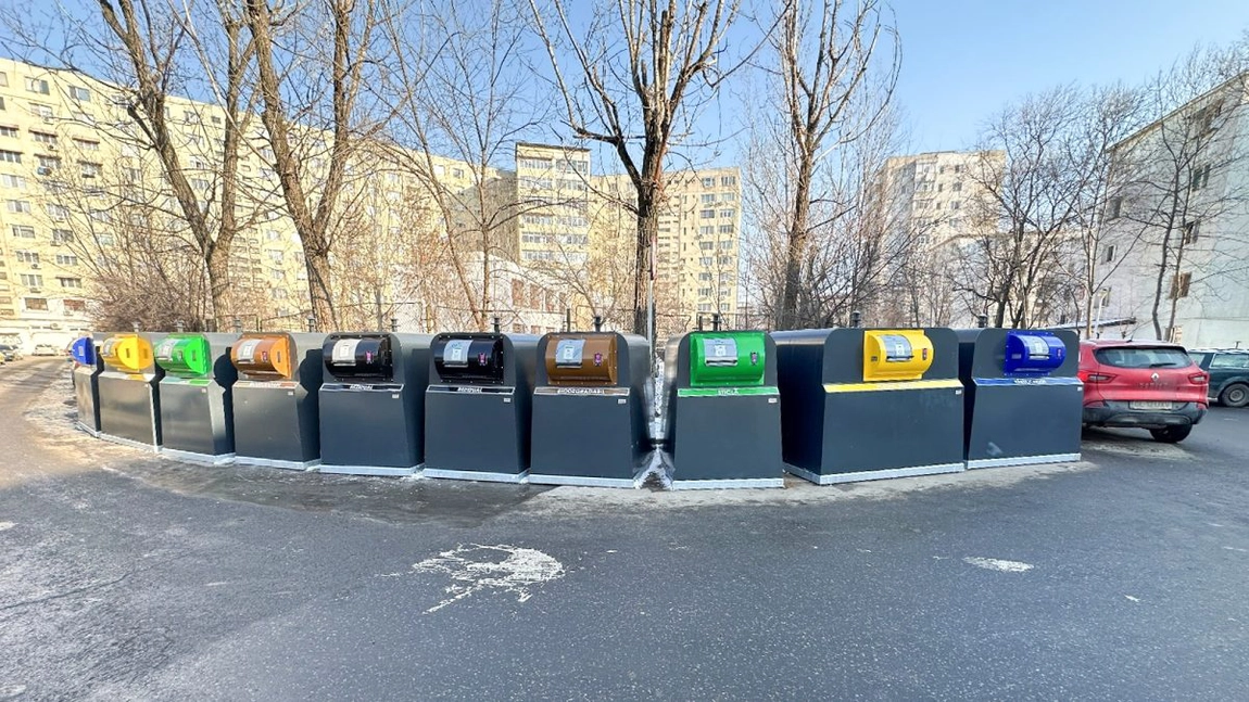 Ieșenii vor putea arunca gunoiul doar pe bază de cartelă. Primăria și Salubris vor instala 150 de insule ecologice până la finalul lunii februarie
