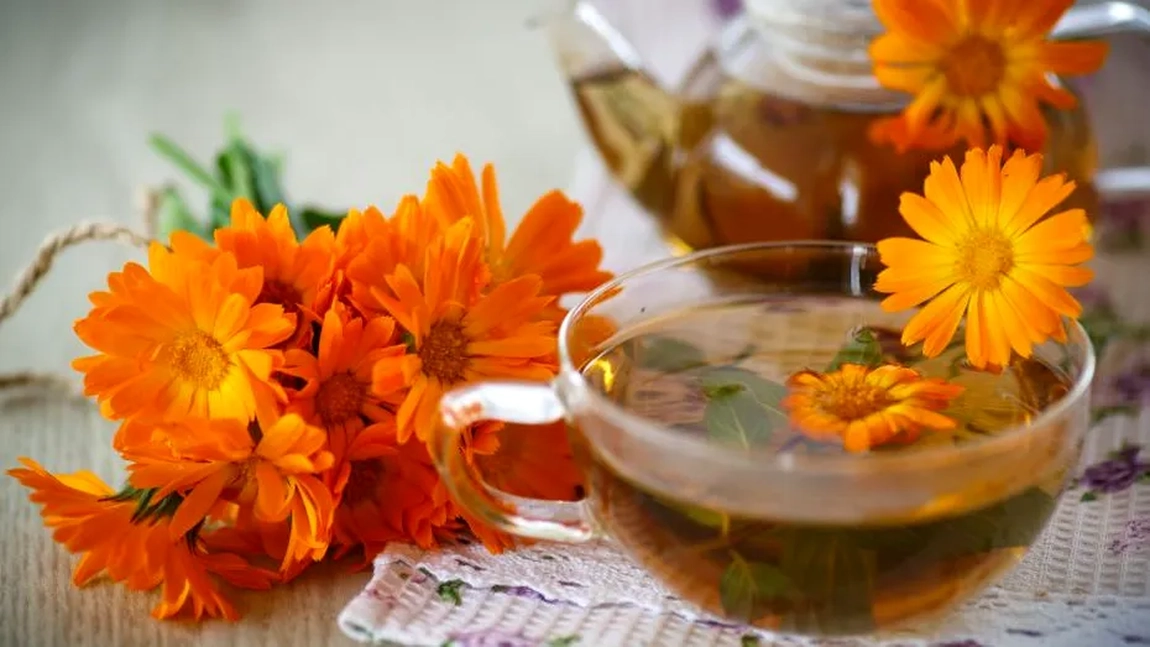 Este bun ceaiul de gălbenele pentru infecția urinară? Dr. Cristian Popescu spune cum poate fi folosit și care sunt limitele sale!