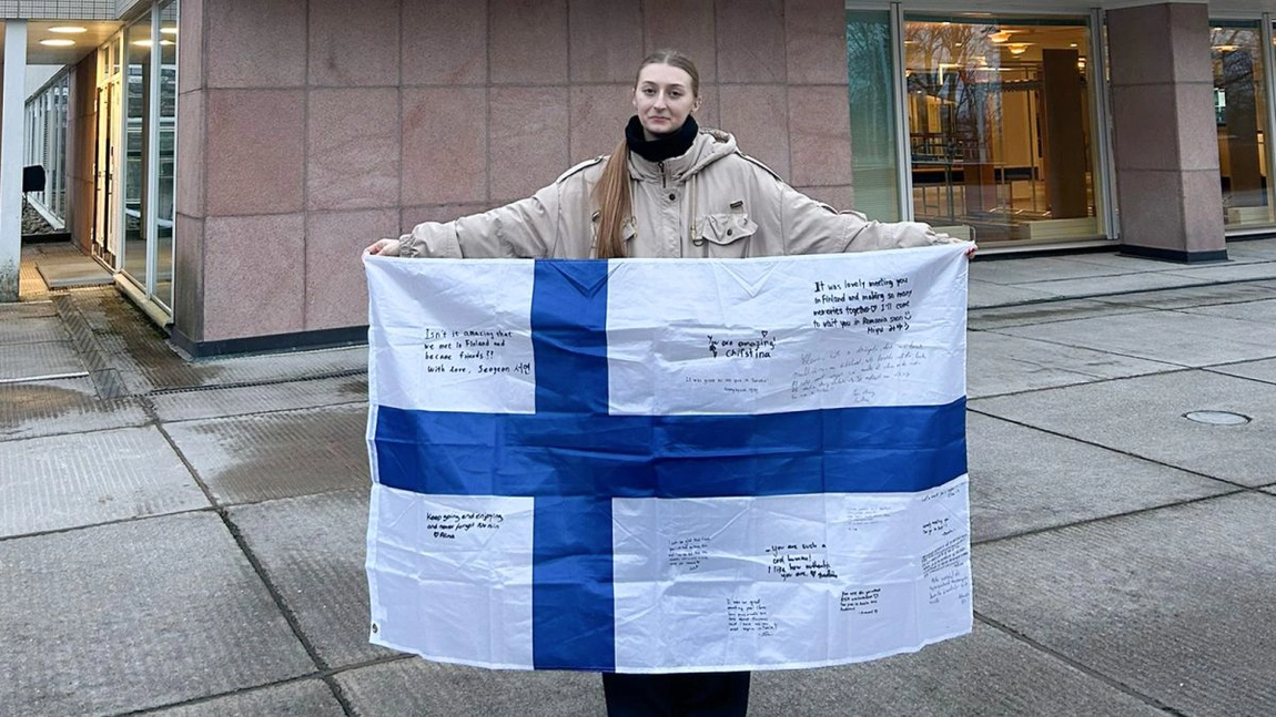 Elena Onișoru, studentă la Facultatea de Litere din Iași, vorbește despre diferențele dintre sistemul educațional român și cel finlandez. Tânăra a studiat la Universitatea din Turku prin programul Erasmus