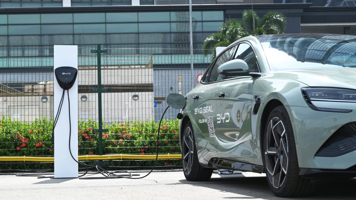 Sunt interzise mașinile electrice chinezești și Tesla în bazele militare. Motivele Poloniei