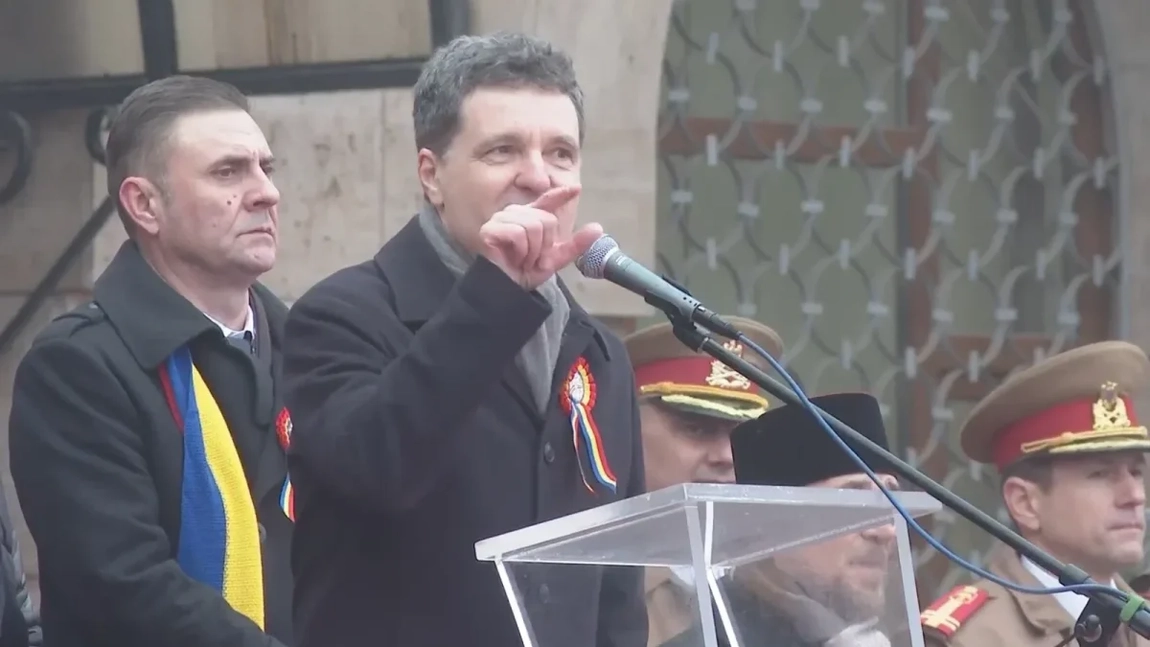 Nicușor Dan, huiduit la Focșani de ziua Micii Uniri