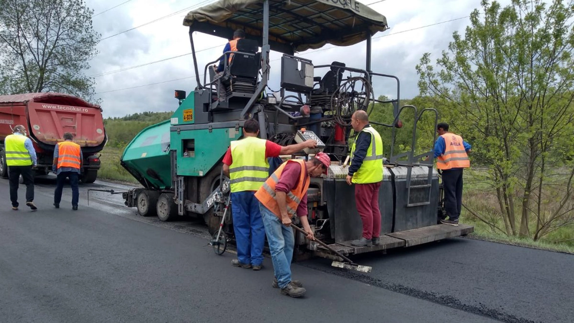Drumurile din comuna Costești vor fi modernizate printr-un proiect de peste 4 milioane de lei! Șapte firme s-au înscris la licitație