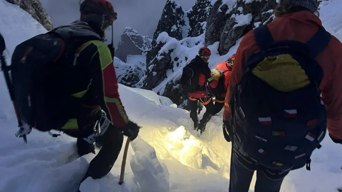 Alertă în munți: aproape 90 de turiști salvați în 24 de ore! 37 au fost transportați la spital