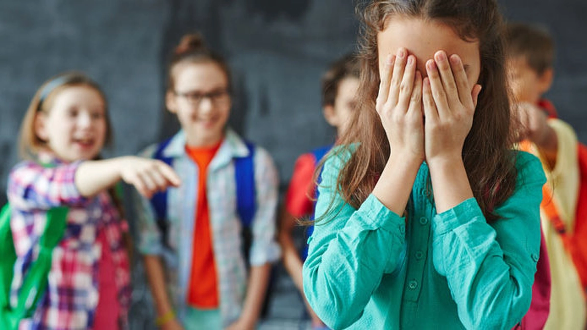 Organizația Salvați Copiii România avertizează că reducerea vârstei răspunderii penale nu rezolvă violența juvenilă și riscă să agraveze problema