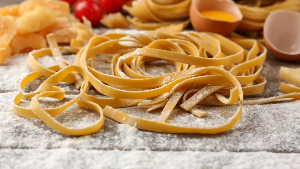 Tăiței de casă cu ou - Rețeta tradițională și trucuri pentru un rezultat garantat