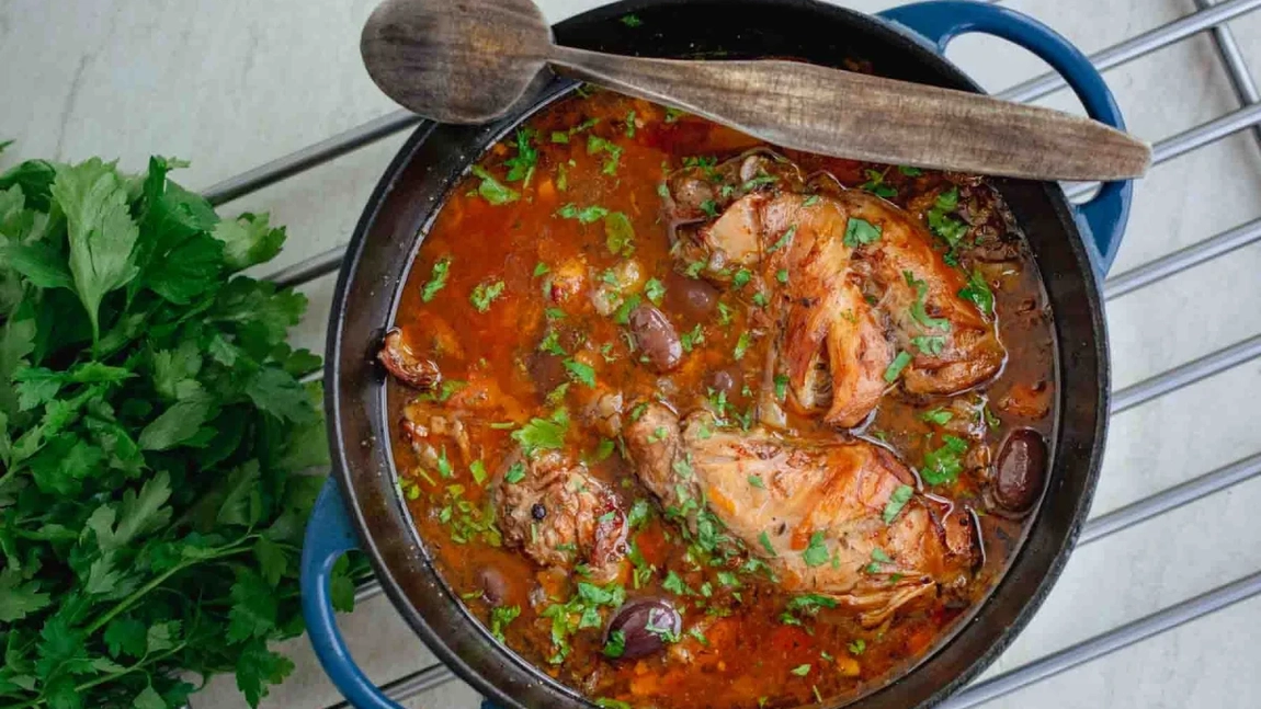 Cum prepari tocănița de iepure cu legume? O mâncare tradițională, simplă și plină de gust!